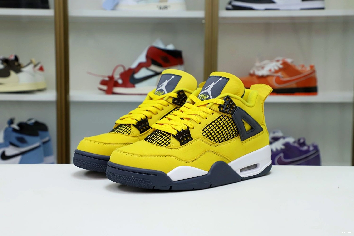JORDAN 'LIGHTNING' 2021 AIR AIR JORDAN RETRO 4 0227